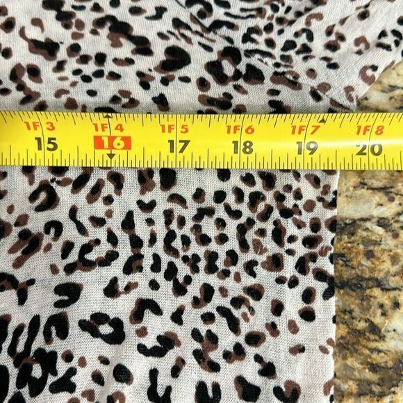 W5 Leopard Print 3/4 Sleeve V-neck Knotted Front Top Size L - Picture 7 of 8